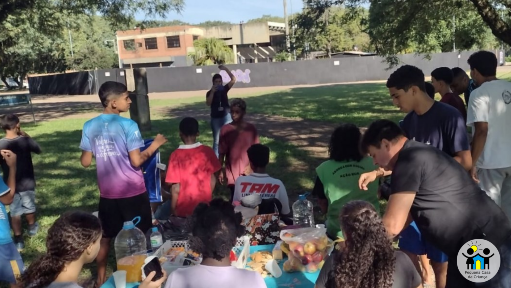 Ação Rua realiza atividades esportivas com adolescentes 