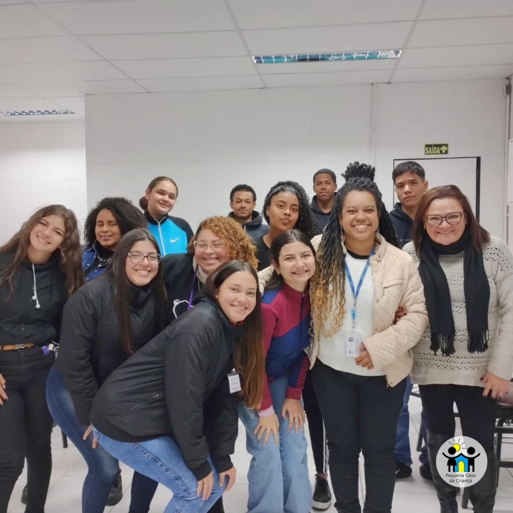 Roda de conversa com educandos e jovens aprendizes